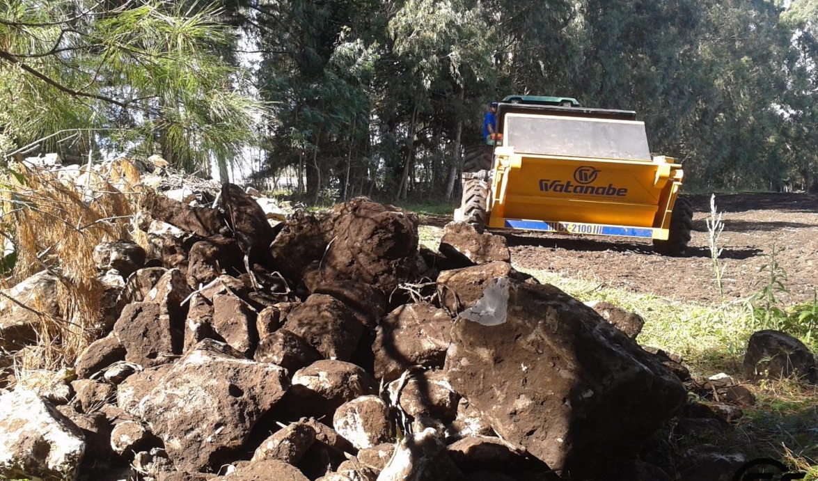 Custom High Quality 3400kg Mulchers Stone Crushers Rock Pickers for Sale