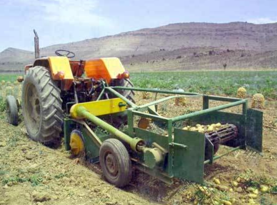 AWB-1600BAR 2 ROWS Potato Harvester 1350kg Trailed Potato Diggers for Carrots, Garlic or Onions Without Damage