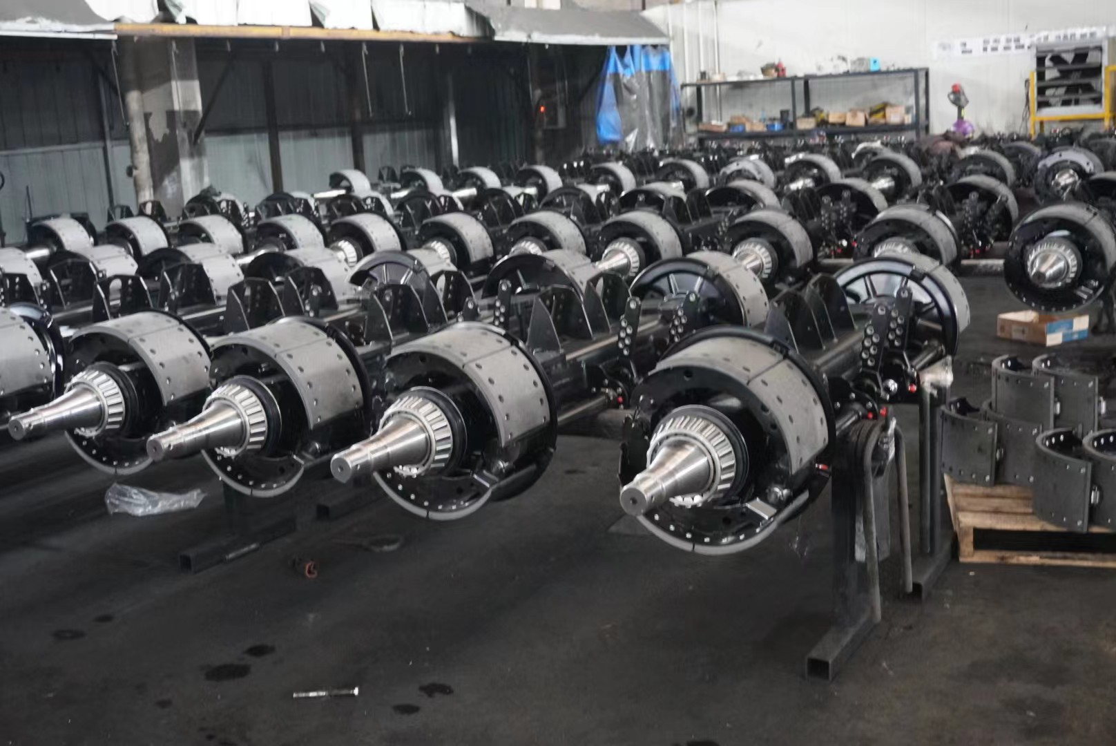 FSSA24F10-1840 FSSA24F10-2150 FSSA24F10-1888 Heavy Duty Series Trailer Axle Self-Steering Axle