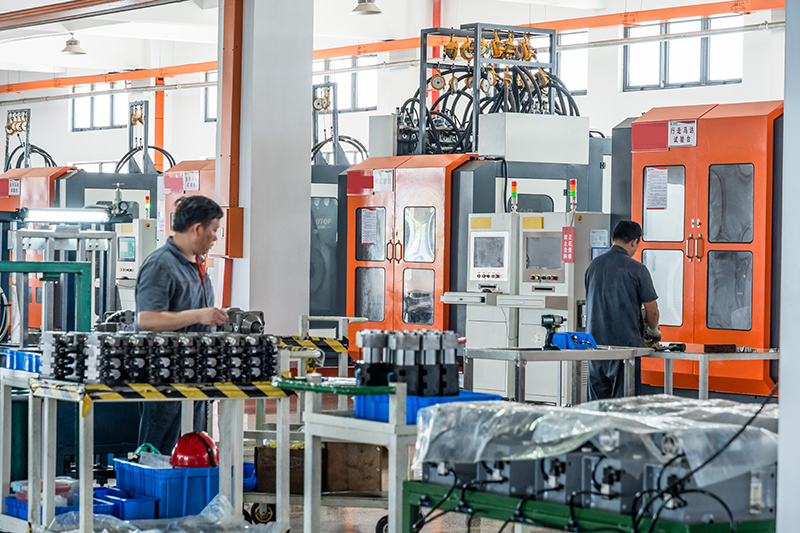 Wholesale Customized Grease Distributor Oil Manifold Injector Pump for Precision Machinery Punch Press JH21-125