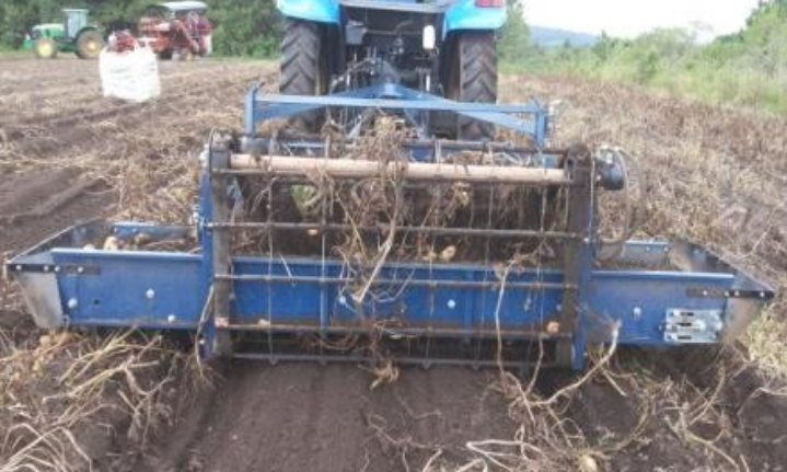 AWB-1600C 2 ROWS 1350kg Potato Harvester No Damage Potato Digger for Carrots, Garlic or Onions