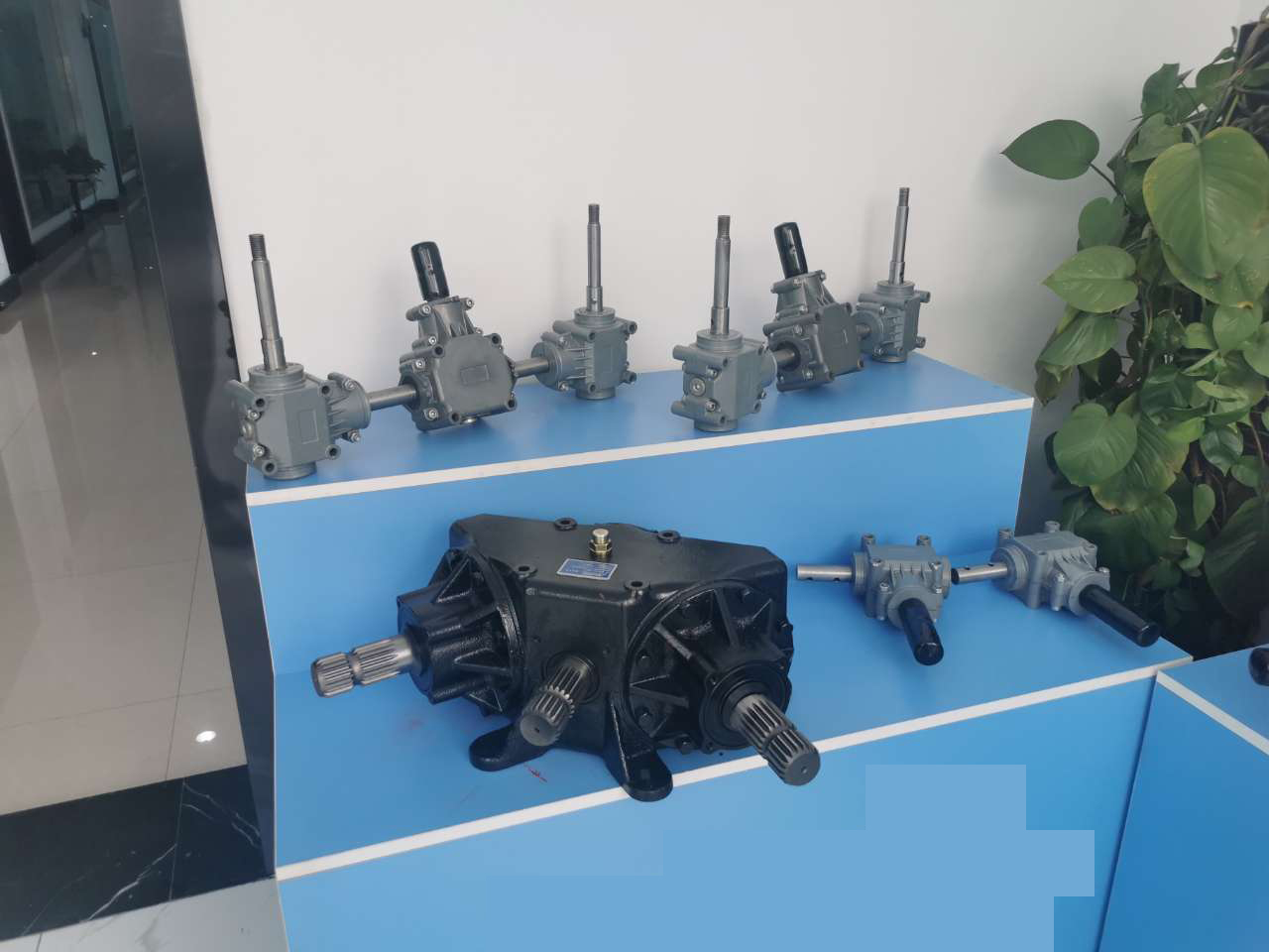 Forage Harvester Speed Reducer Gear Drive Silage Machine Gearbox for German Champion Four Disc (Type 3500)