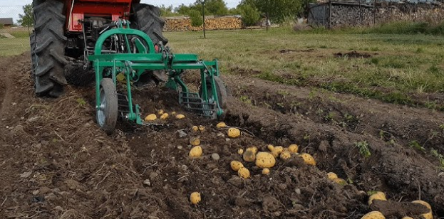 Customized Good Quality 4U-900 25-50hp 2-row One Row Potato Harvester for Sale