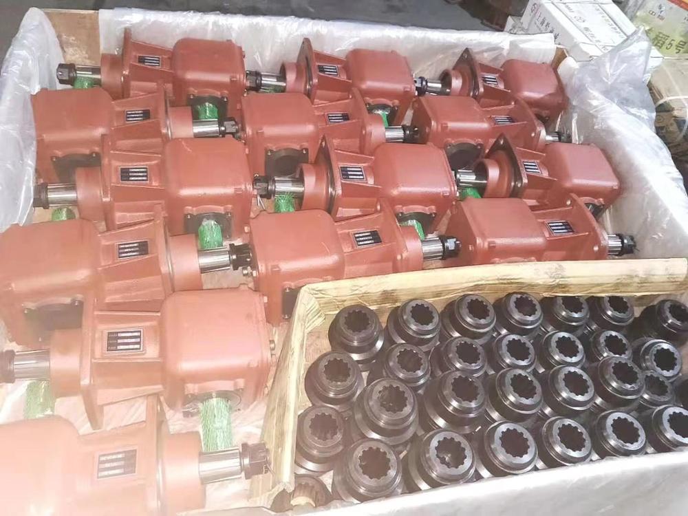 Customized Gearboxes Helical Reduction Gearbox Zq 750 Zq750 Reducer for Transportation Machinery