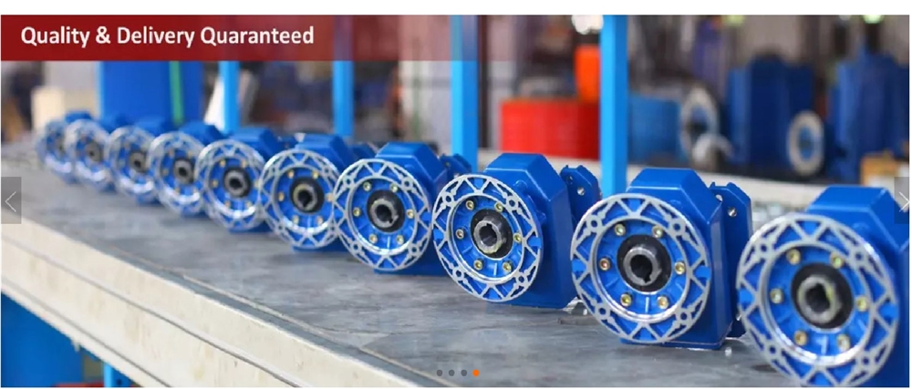 Chinese Factory Industrial Power Transmission Mini Gearbox Worm Gear Reducer for AC Motor